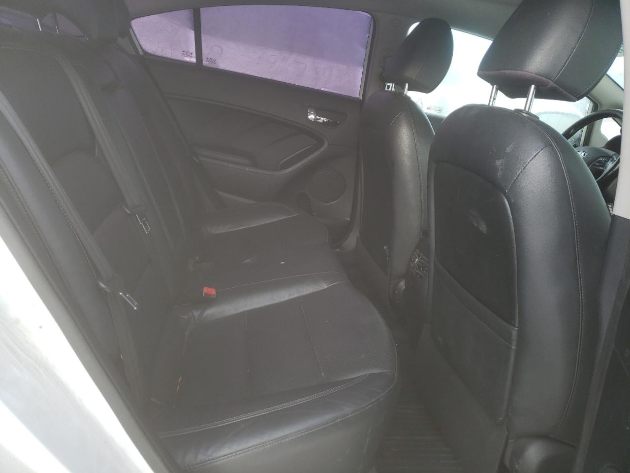 Zdjęcie 6 z aukcji – 2014 KIA FORTE EX z VIN KNAFZ4A83E5055464