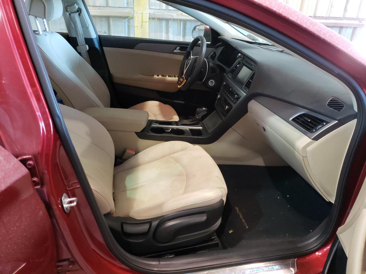 Photo 5 from auction – 2016 HYUNDAI SONATA SE with VIN 5NPE24AF4GH296924