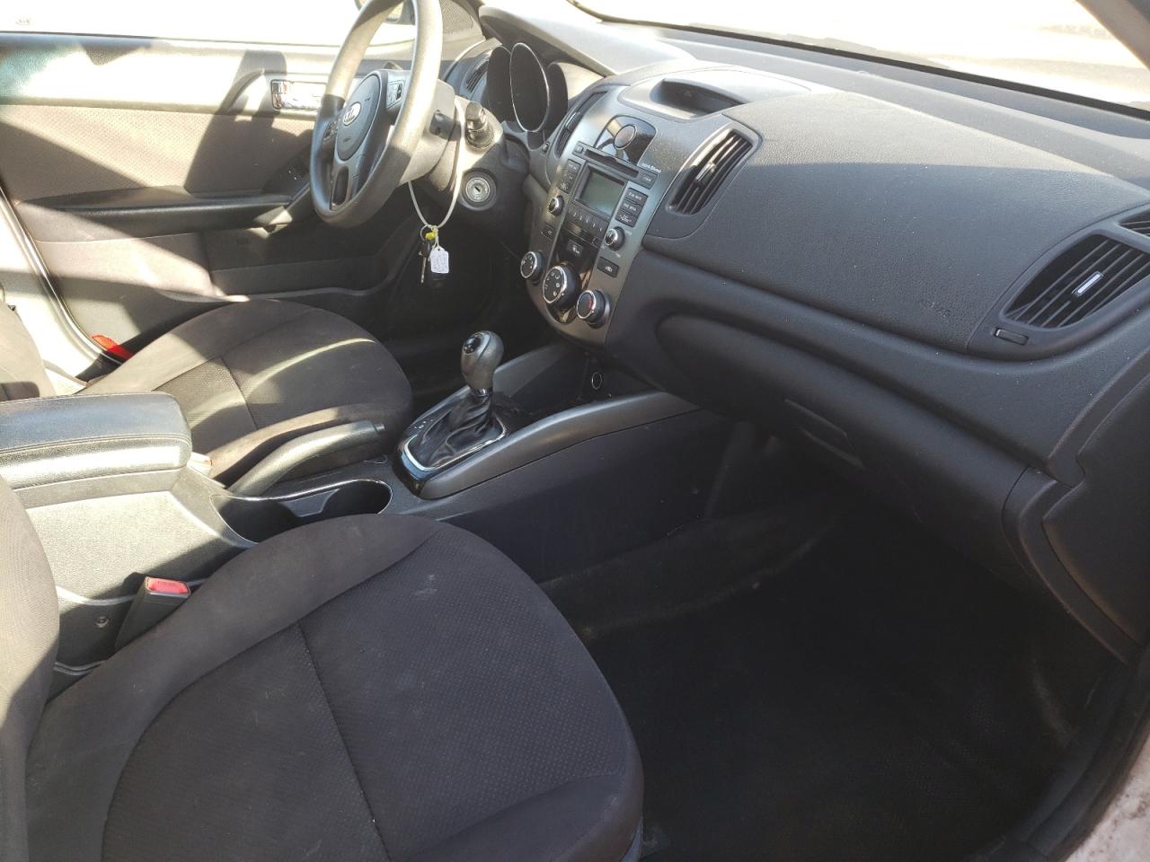 Photo 5 from auction – 2013 KIA FORTE EX with VIN KNAFU4A20D5703304