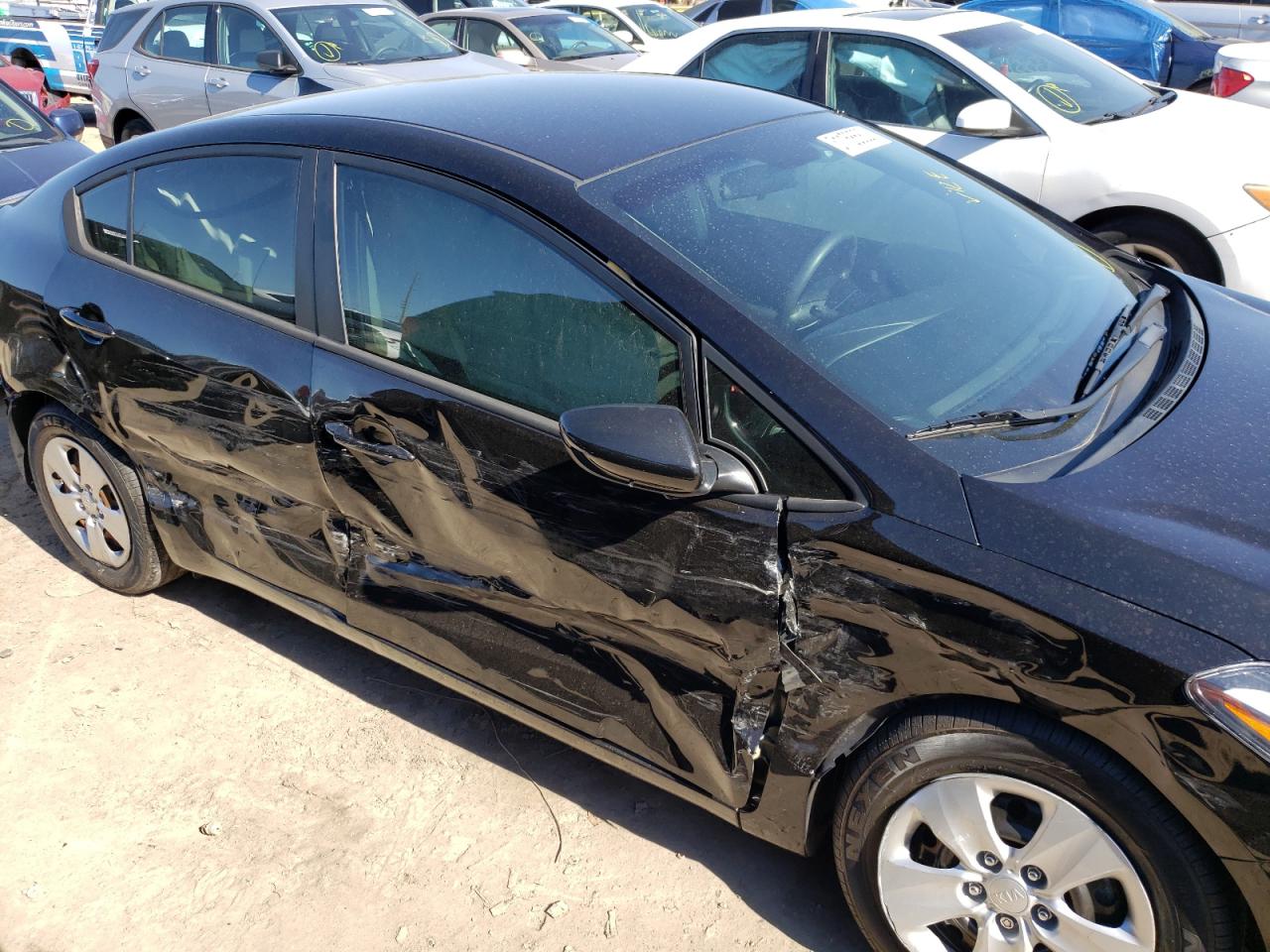 Photo 9 from auction – 2017 KIA FORTE LX with VIN 3KPFK4A74HE059241