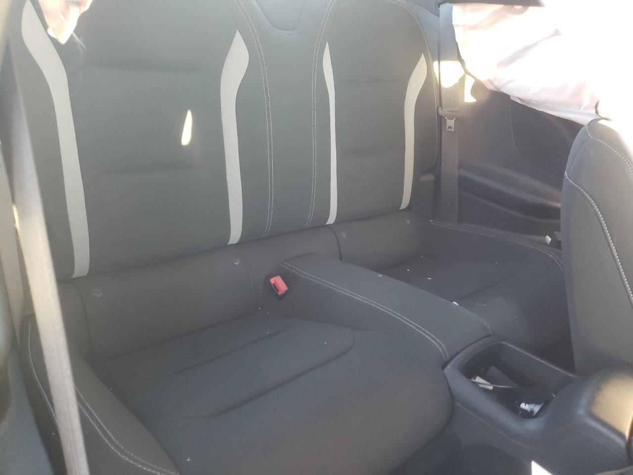 Photo 6 from auction – 2018 CHEVROLET CAMARO LT with VIN 1G1FB1RX5J0123989