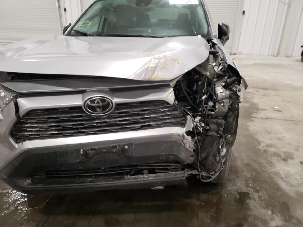Photo 9 from auction – 2019 TOYOTA RAV4 LE with VIN 2T3H1RFV8KC001162