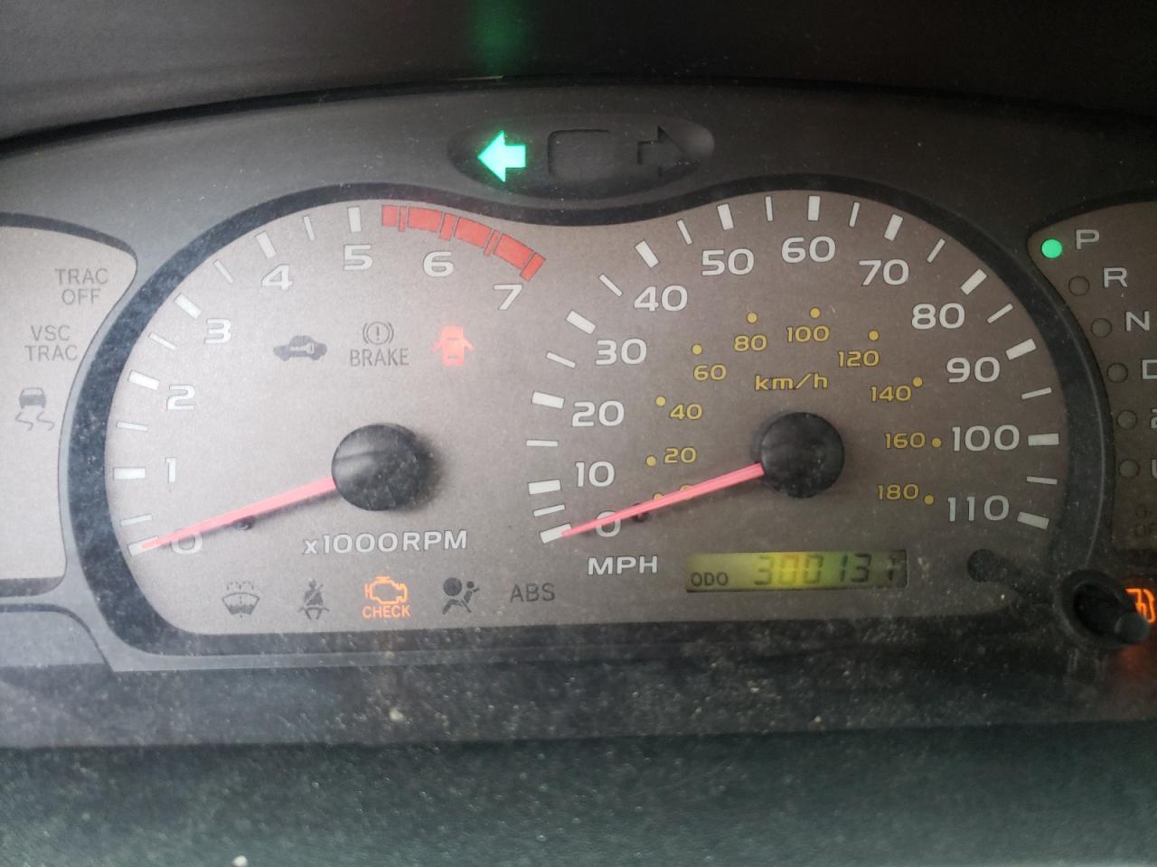 Photo 8 from auction – 2003 TOYOTA SEQUOIA SR with VIN 5TDZT34A03S143258