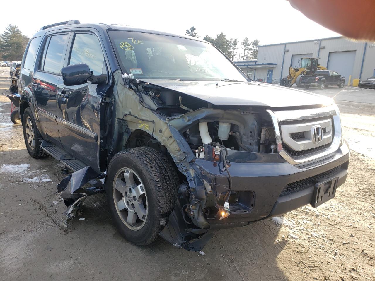 HONDA PILOT TOUR 2011 with VIN 5FNYF4H95BB072179 - Photo from auction