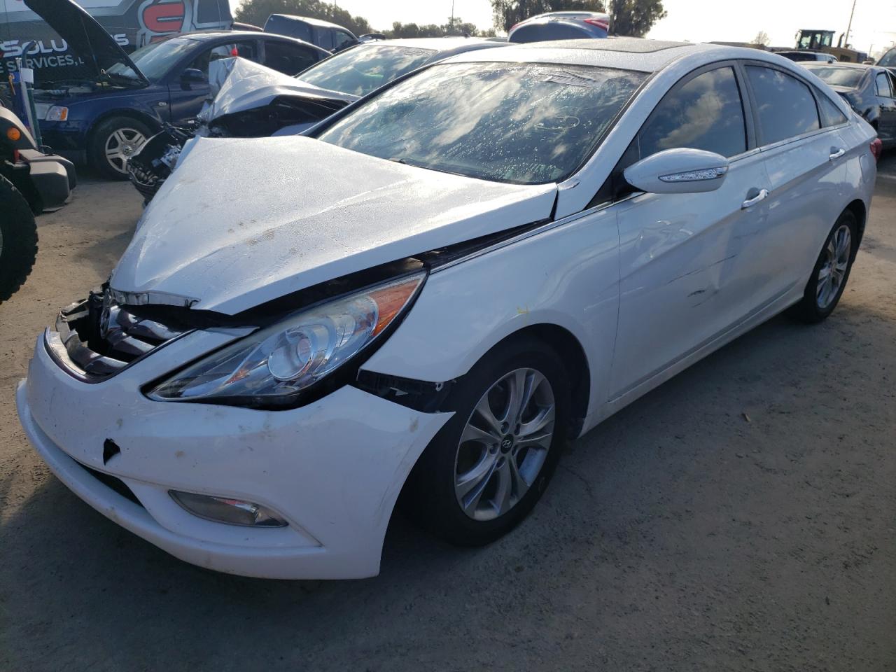Photo 2 from auction – 2011 HYUNDAI SONATA SE with VIN 5NPEC4AB2BH307602
