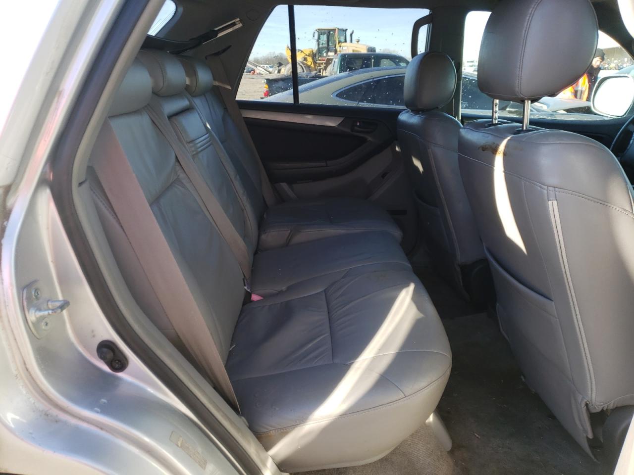 Photo 6 from auction – 2004 TOYOTA 4RUNNER SR with VIN JTEZU14R348011152