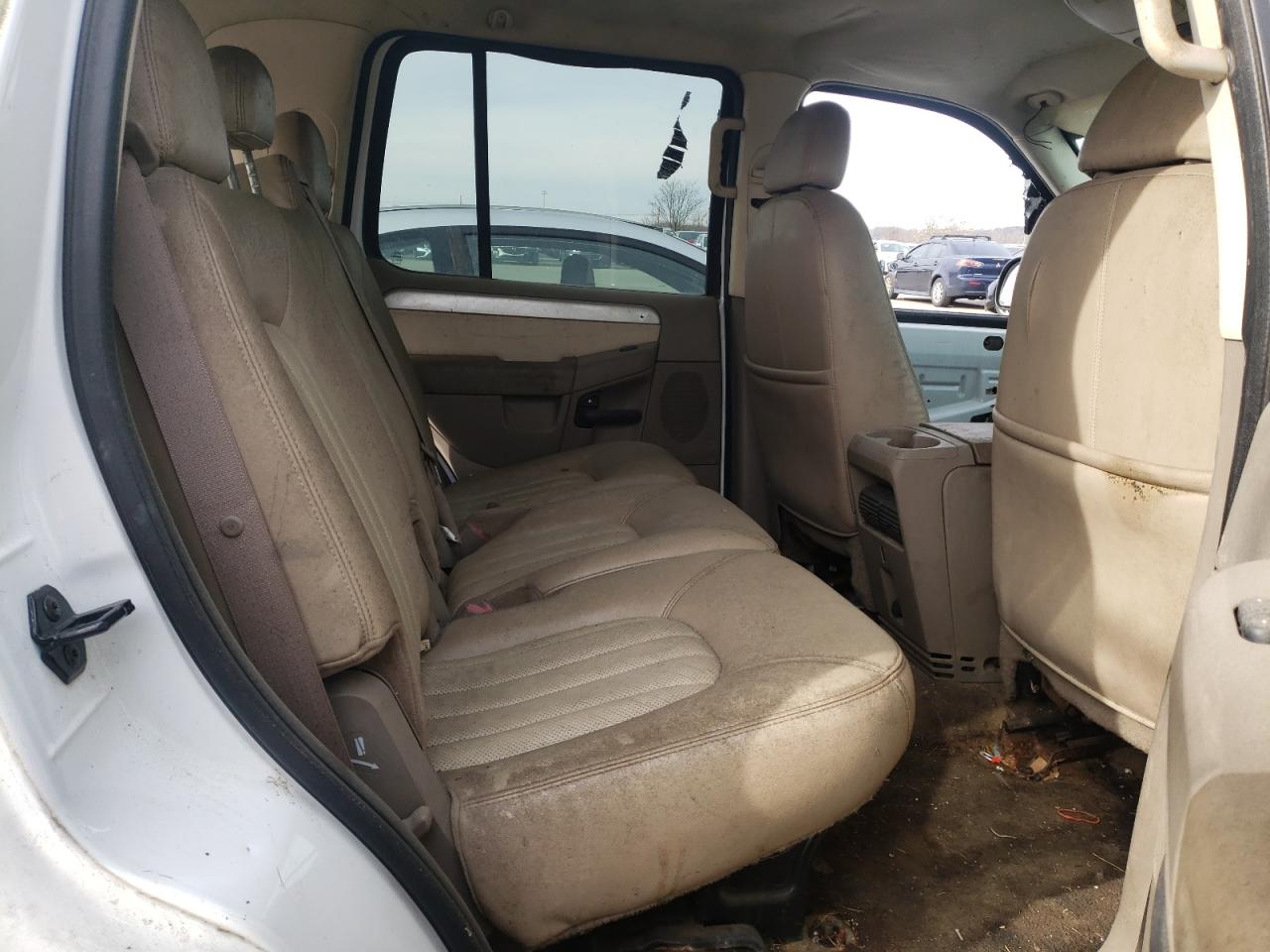 Photo 6 from auction – 2005 MERCURY MOUNTAINEE with VIN 4M2ZU86W35ZJ00998