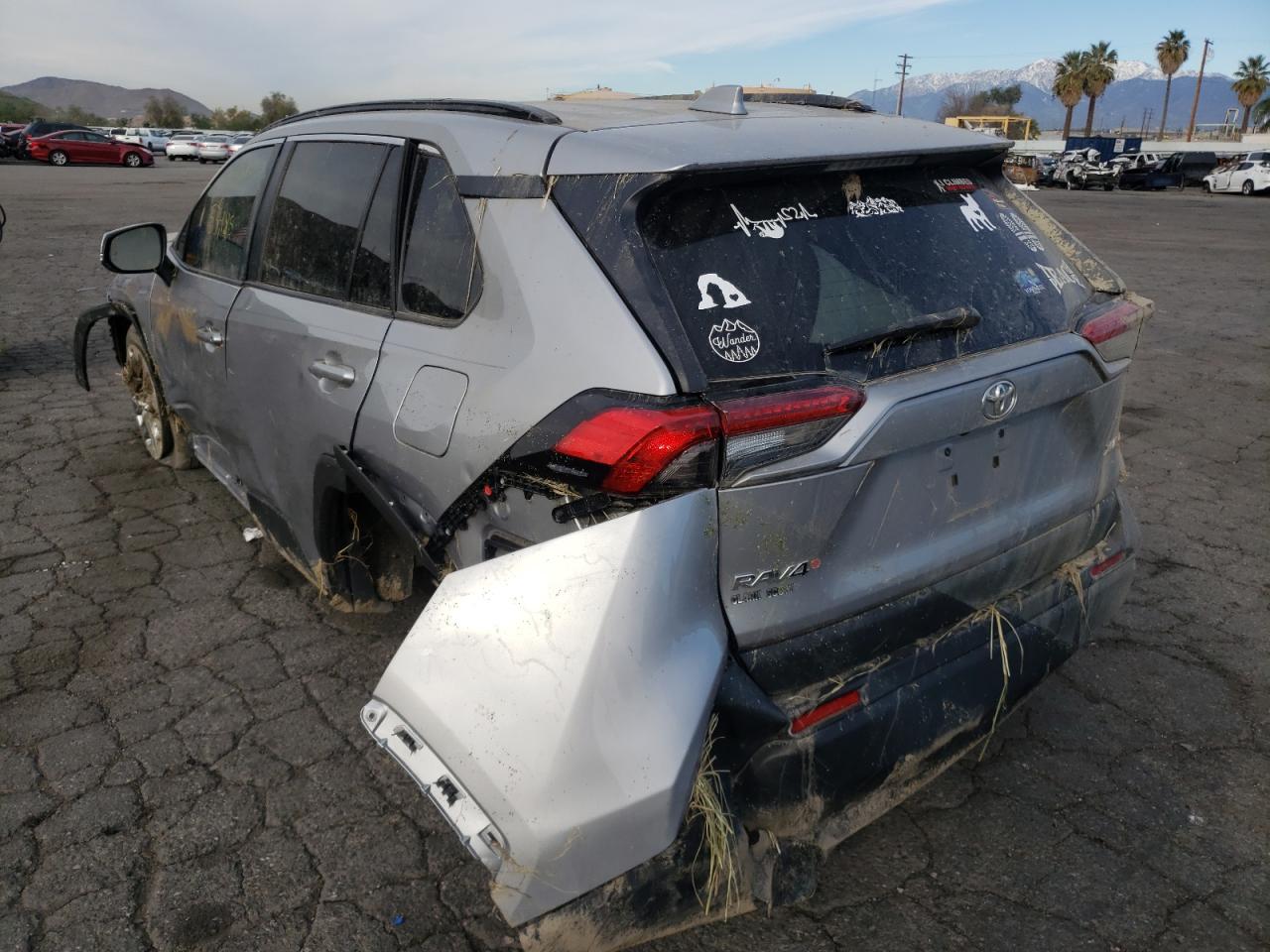 Photo 3 from auction – 2019 TOYOTA RAV4 XLE P with VIN 2T3C1RFV4KC028756