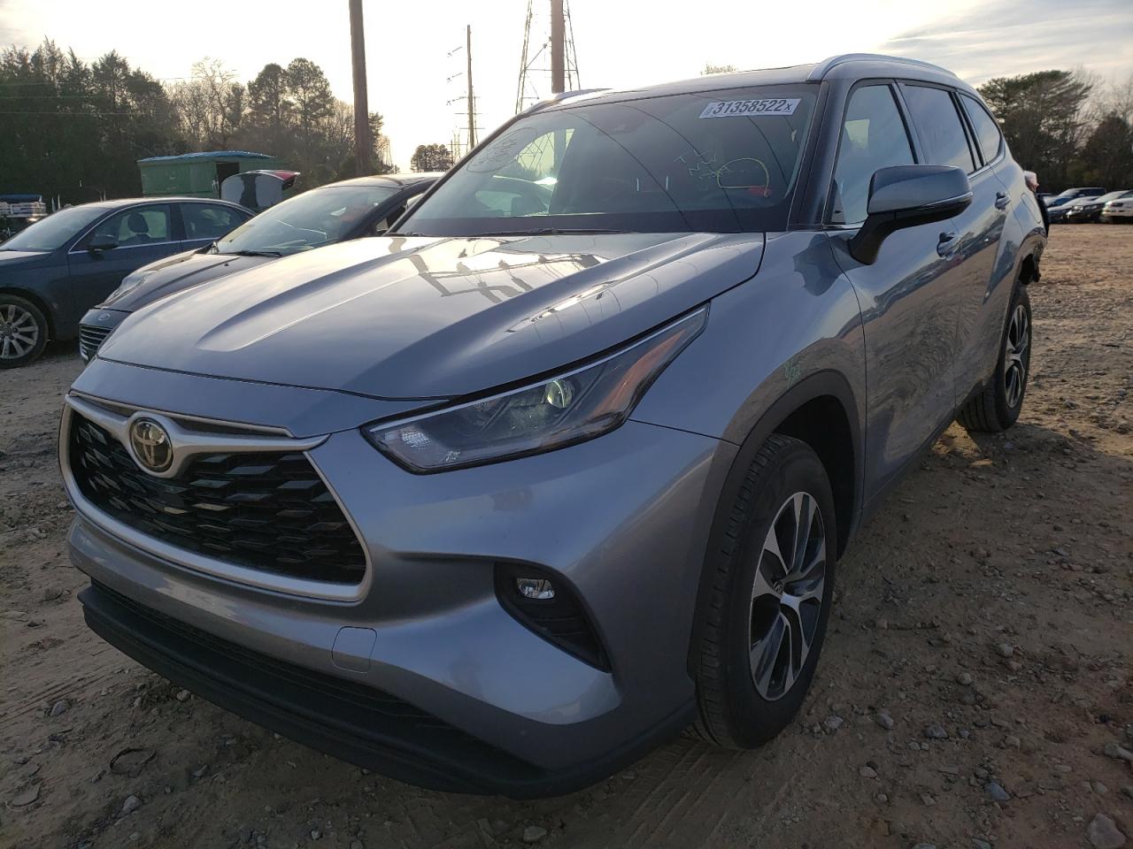 Photo 2 from auction – 2021 TOYOTA HIGHLANDER with VIN 5TDGZRAH6MS039188