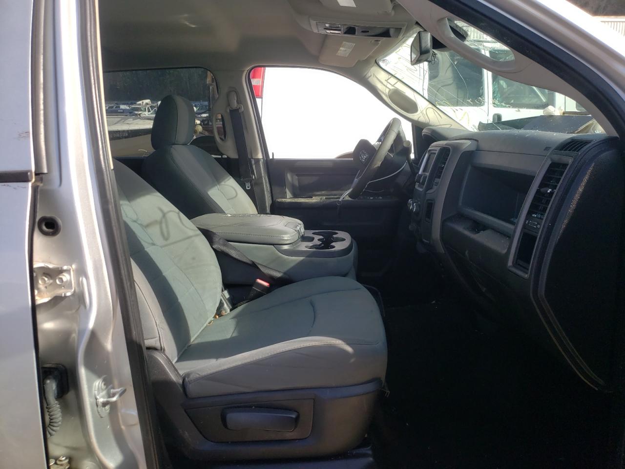 Photo 5 from auction – 2013 RAM 3500 ST with VIN 3C63RRGLXDG616451