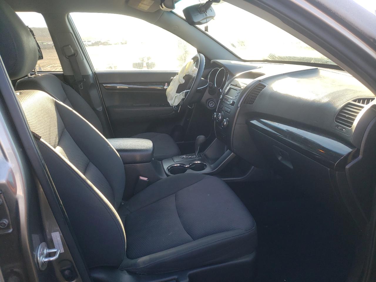 Photo 5 from auction – 2011 KIA SORENTO BA with VIN 5XYKT3A18BG164411