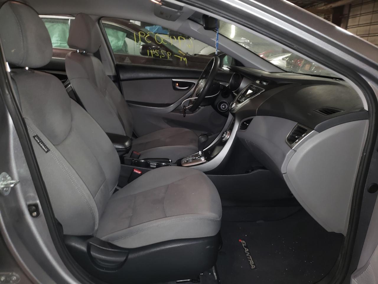 Photo 5 from auction – 2011 HYUNDAI ELANTRA GL with VIN KMHDH4AE4BU098128