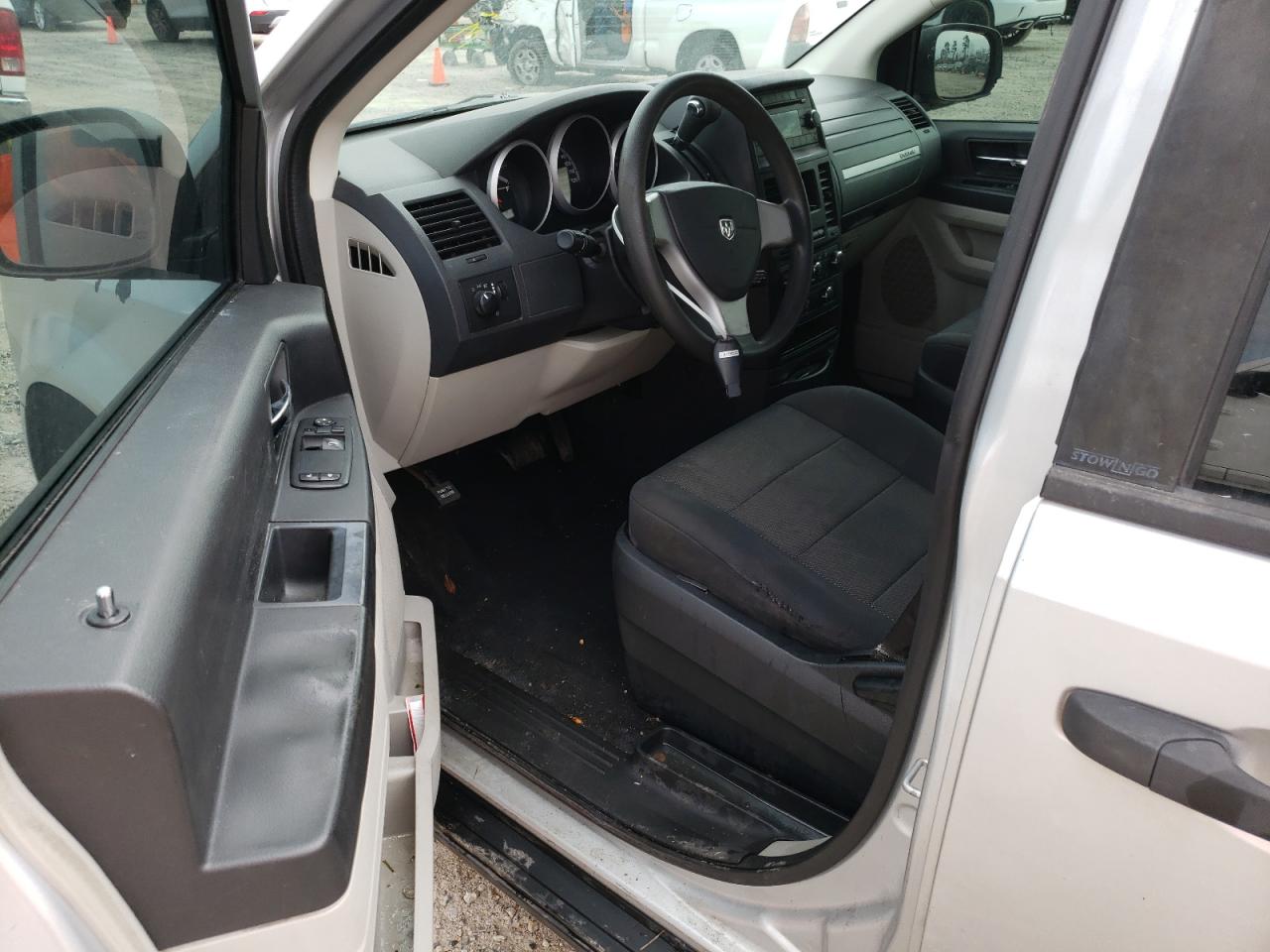 Photo 9 from auction – 2008 DODGE GRAND CARA with VIN 2D8HN44H08R746608