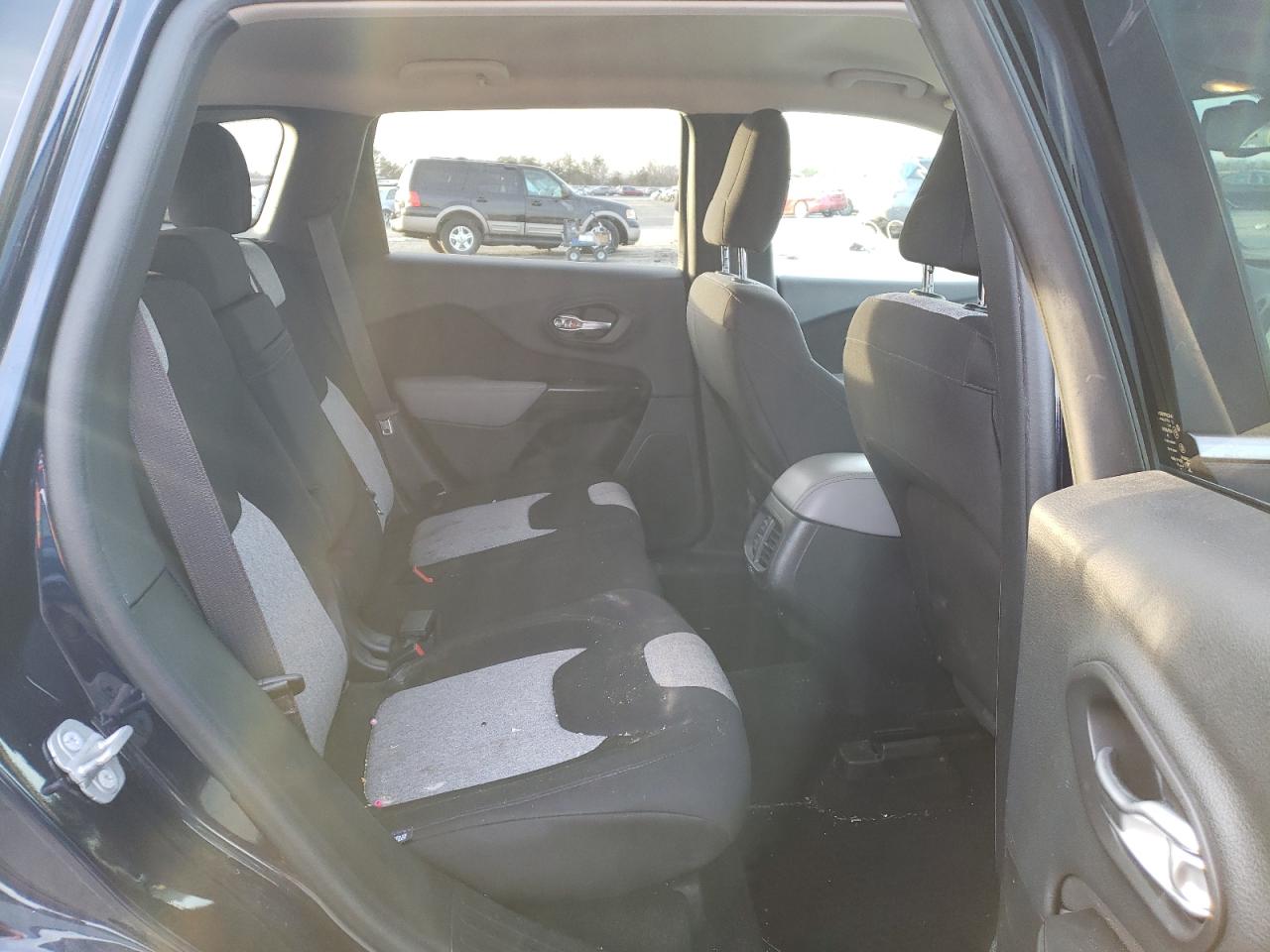Photo 6 from auction – 2014 JEEP CHEROKEE L with VIN 1C4PJLCS3EW248841