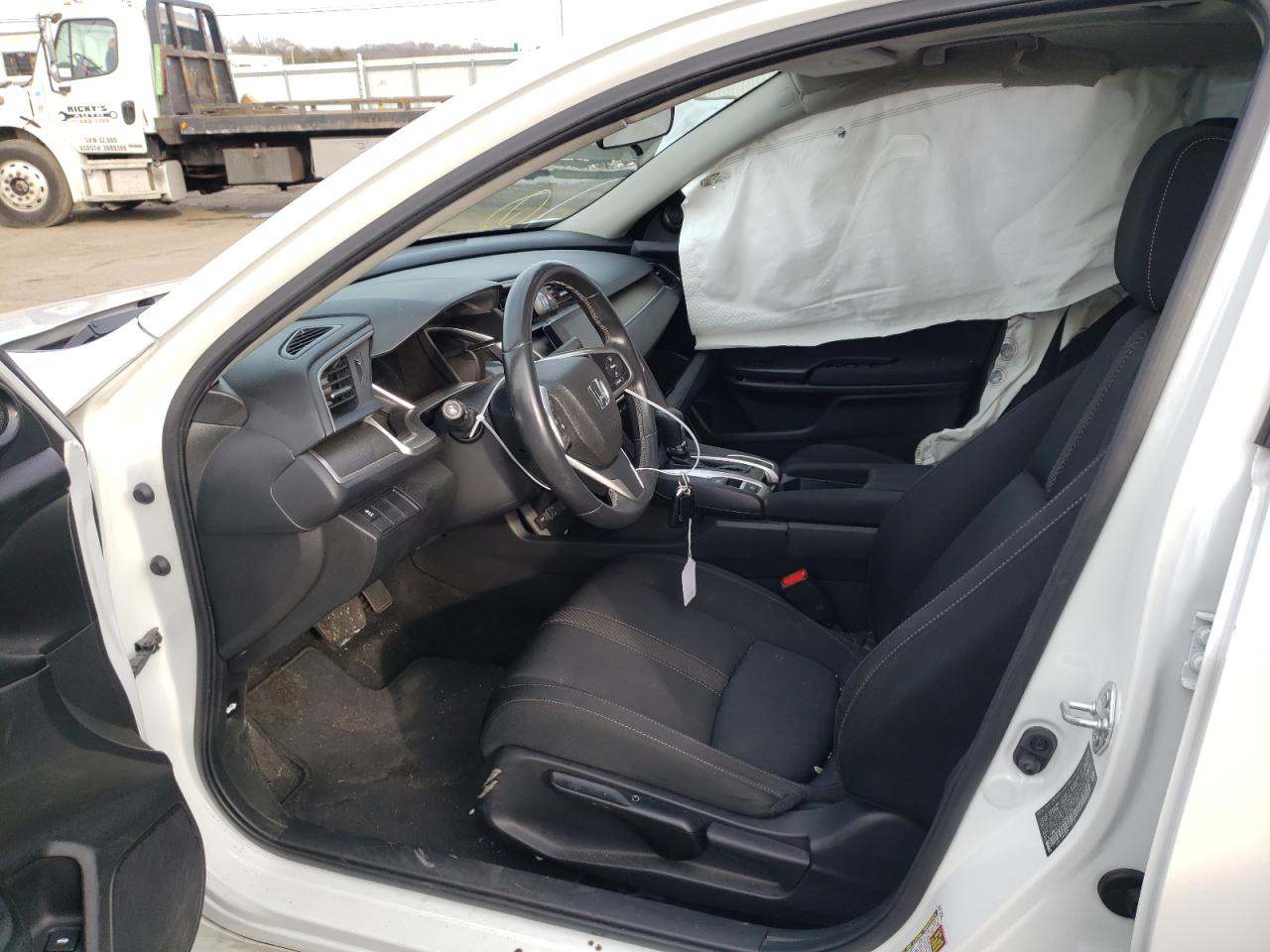 Photo 5 from auction – 2018 HONDA CIVIC EX with VIN JHMFC1F37JX008158