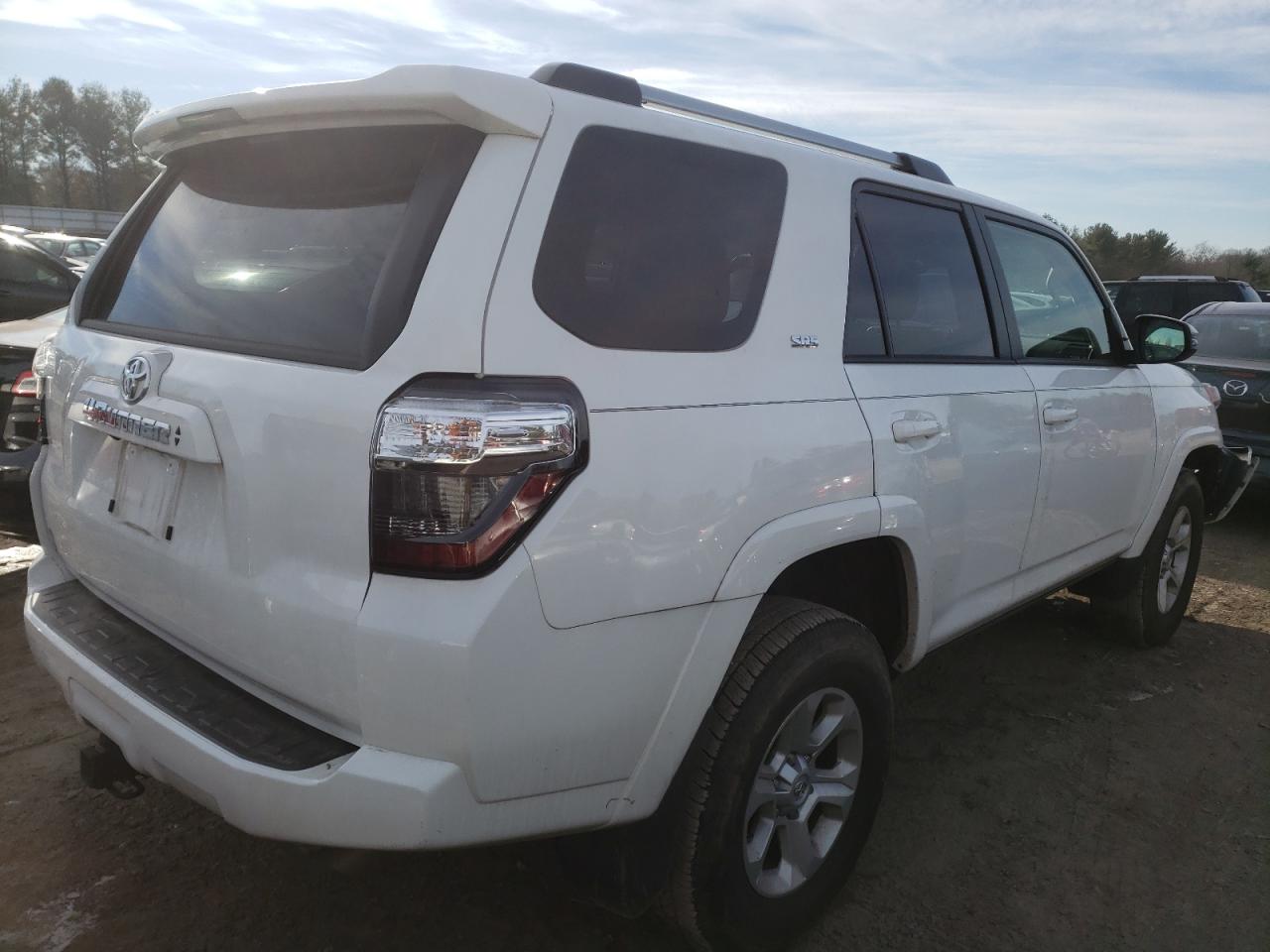 Photo 4 from auction – 2020 TOYOTA 4RUNNER SR with VIN JTEBU5JR5L5835683