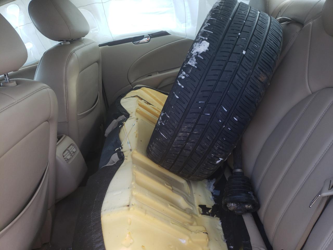 Photo 6 from auction – 2011 BUICK LUCERNE CX with VIN 1G4HC5EM6BU118452