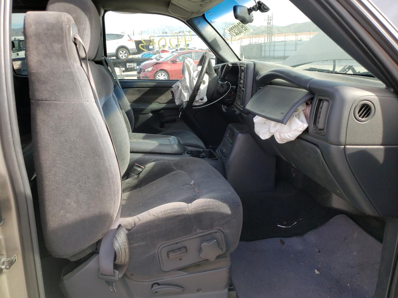 Photo 5 from auction – 2001 CHEVROLET SILVERADO with VIN 2GCEC19T711227255