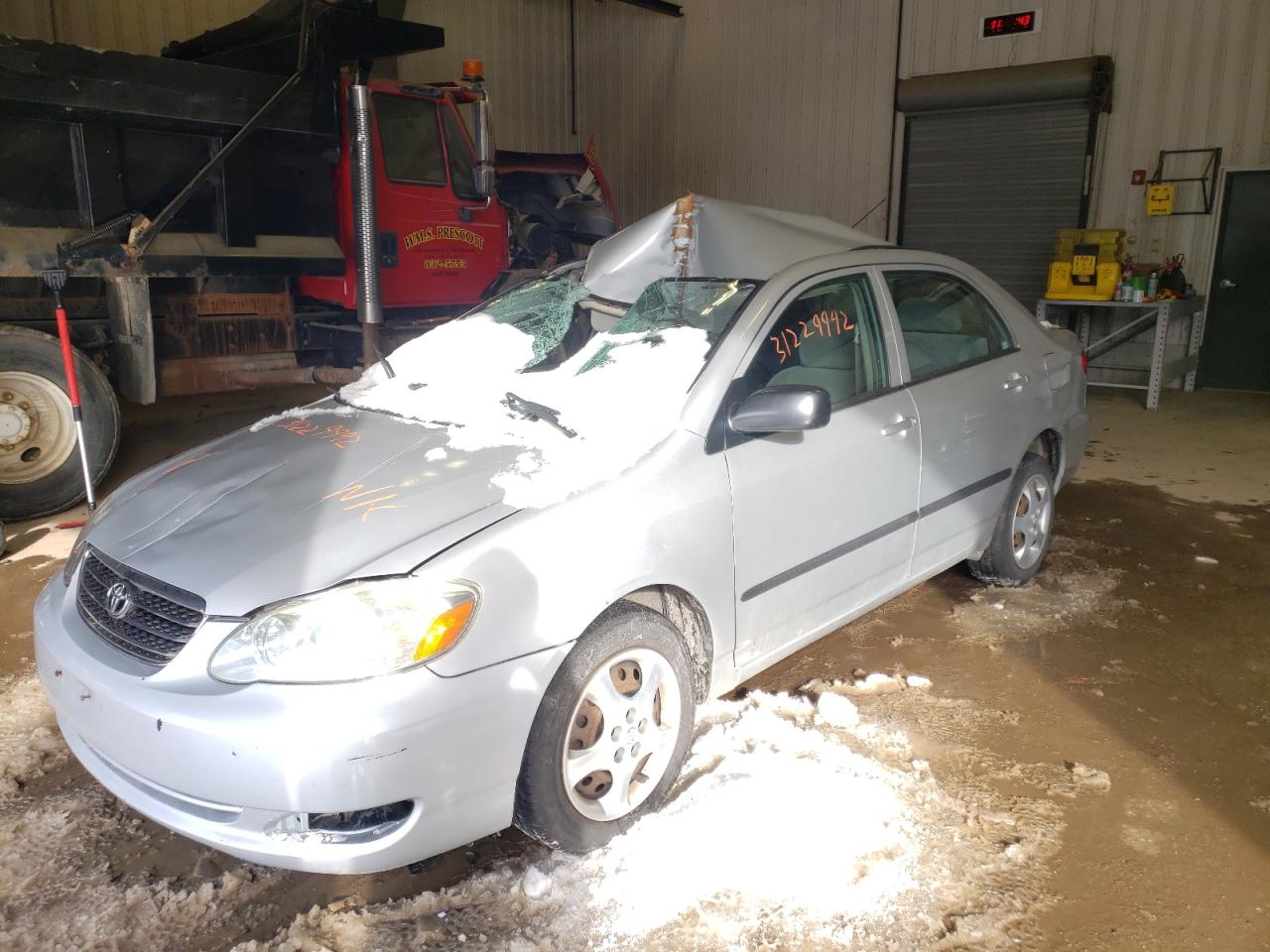 Photo 2 from auction – 2005 TOYOTA COROLLA SE with VIN 2T1BR32E25C396406