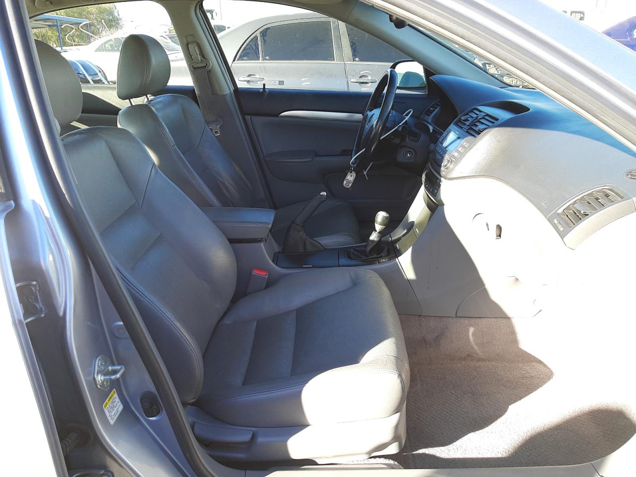 Photo 5 from auction – 2004 ACURA TSX with VIN JH4CL95844C031312