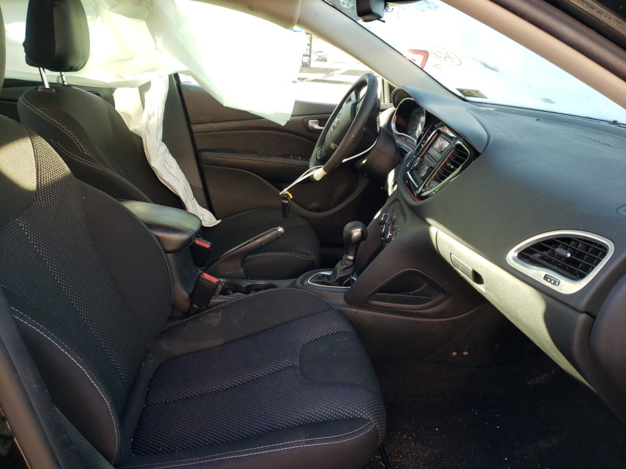Photo 5 from auction – 2016 DODGE DART SXT with VIN 1C3CDFBBXGD667619