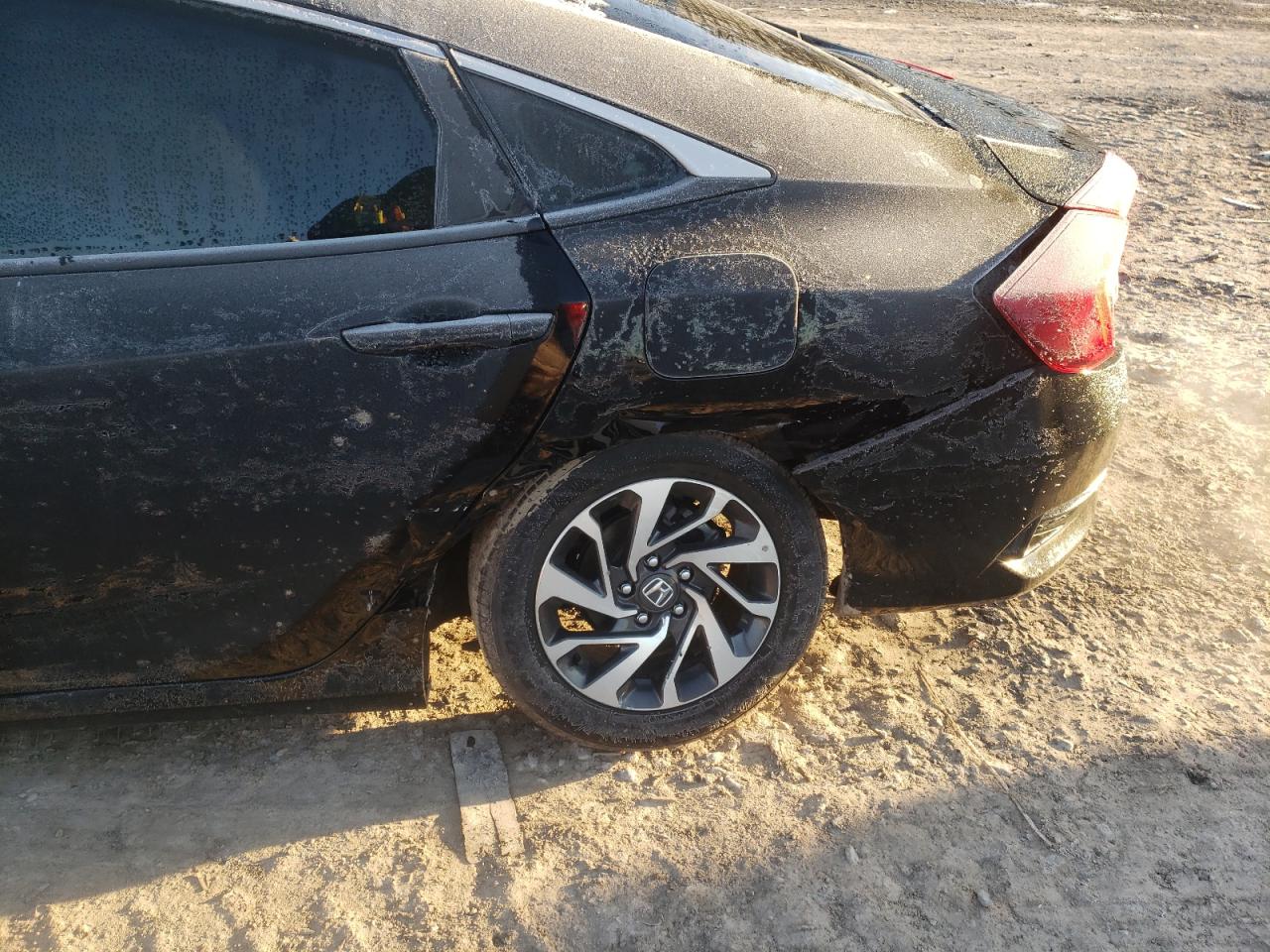 Photo 9 from auction – 2017 HONDA CIVIC EX with VIN 19XFC2F77HE063651