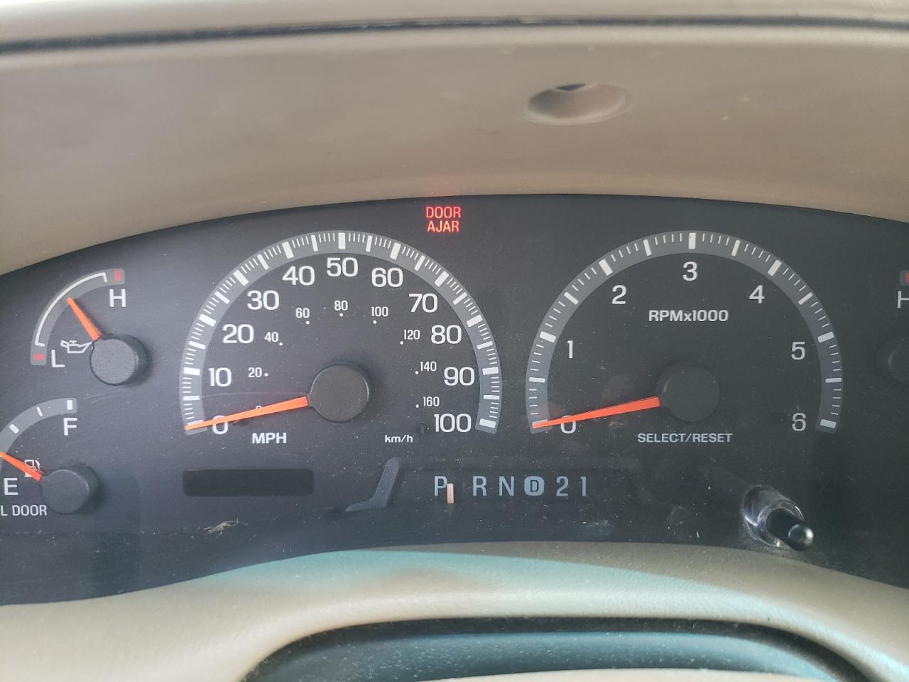 Photo 8 from auction – 2002 FORD F150 with VIN 1FTRX07W12KB81940