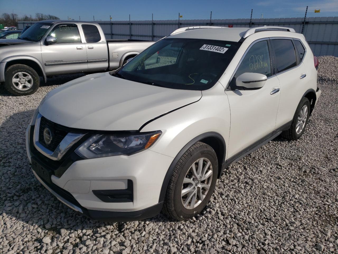 Photo 2 from auction – 2018 NISSAN ROGUE S with VIN KNMAT2MT9JP607857