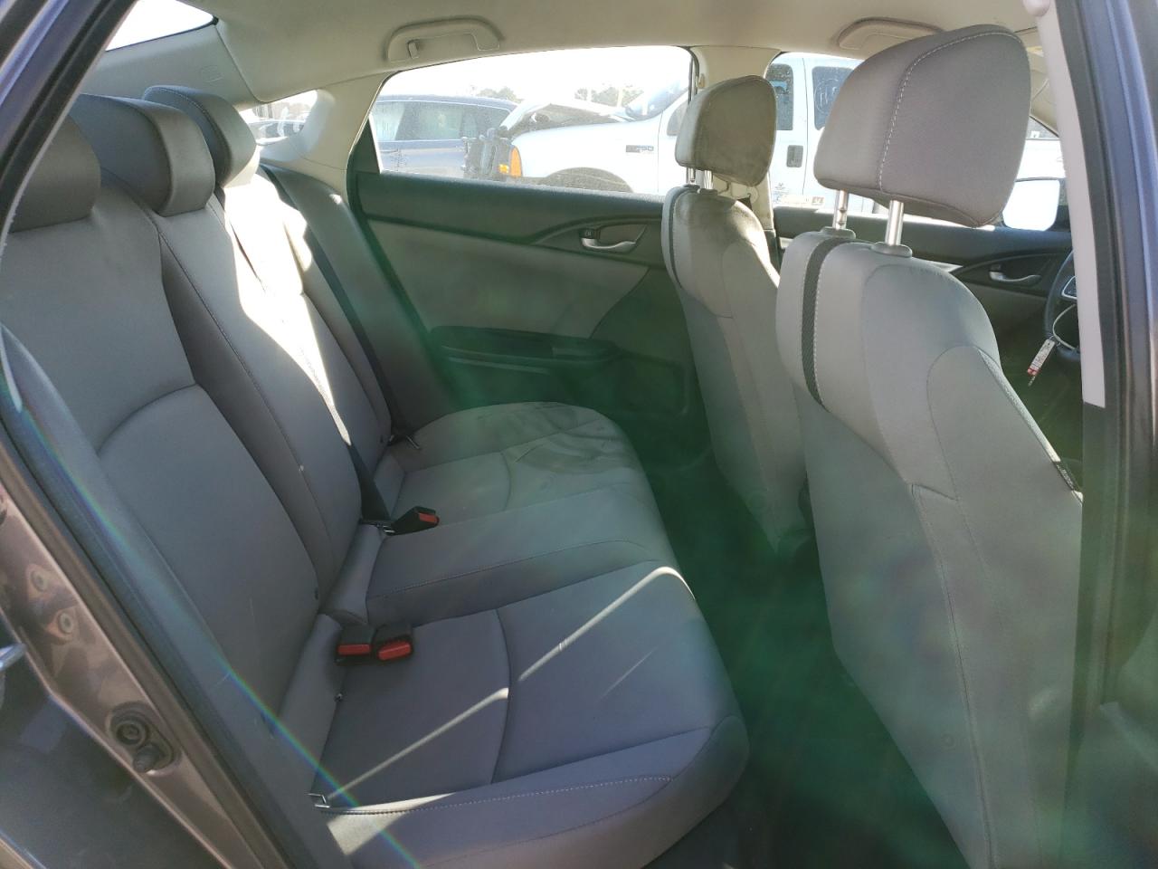 Photo 6 from auction – 2019 HONDA CIVIC LX with VIN 19XFC2F68KE049059