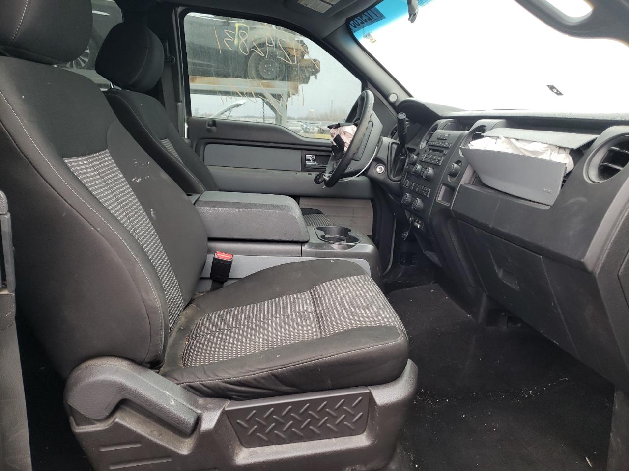 Photo 5 from auction – 2014 FORD F150 SUPER with VIN 1FTFX1EFXEFB28436