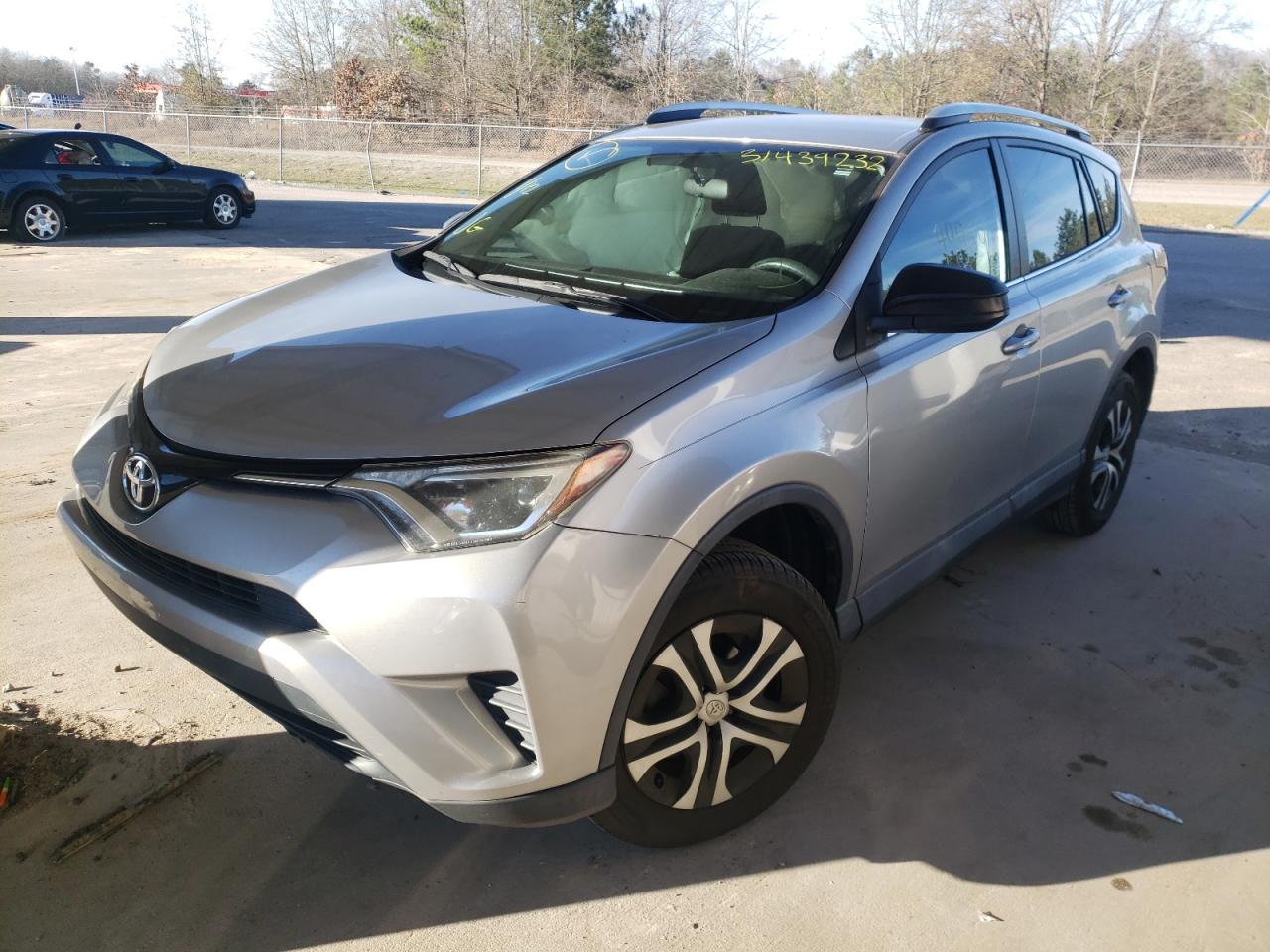 Photo 2 from auction – 2016 TOYOTA RAV4 LE with VIN 2T3ZFREV2GW237092