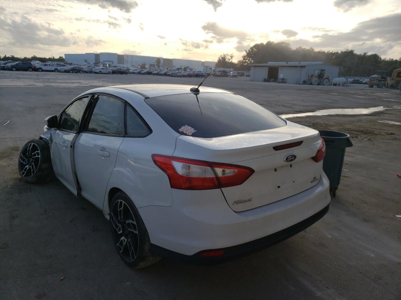 Photo 3 from auction – 2012 FORD FOCUS SE with VIN 1FAHP3F28CL367634