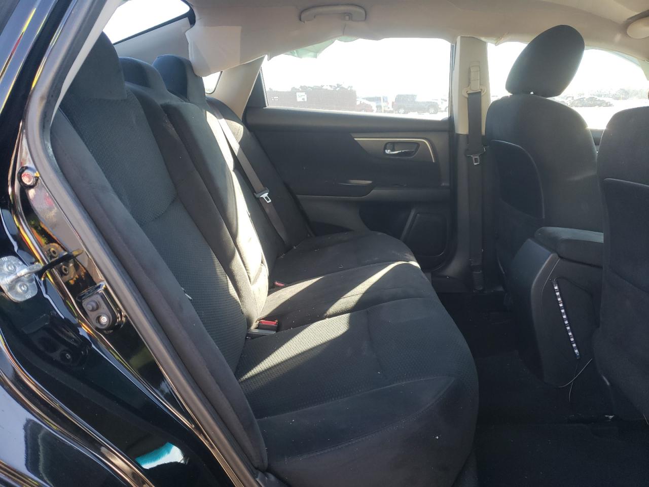 Photo 6 from auction – 2015 NISSAN ALTIMA 2.5 with VIN 1N4AL3AP4FN342710