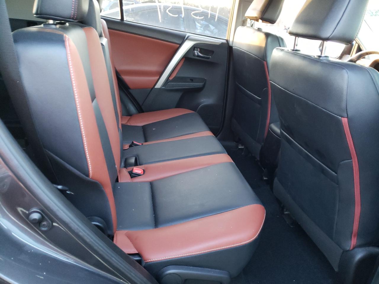 Photo 6 from auction – 2015 TOYOTA RAV4 LIMIT with VIN 2T3DFREV5FW405168