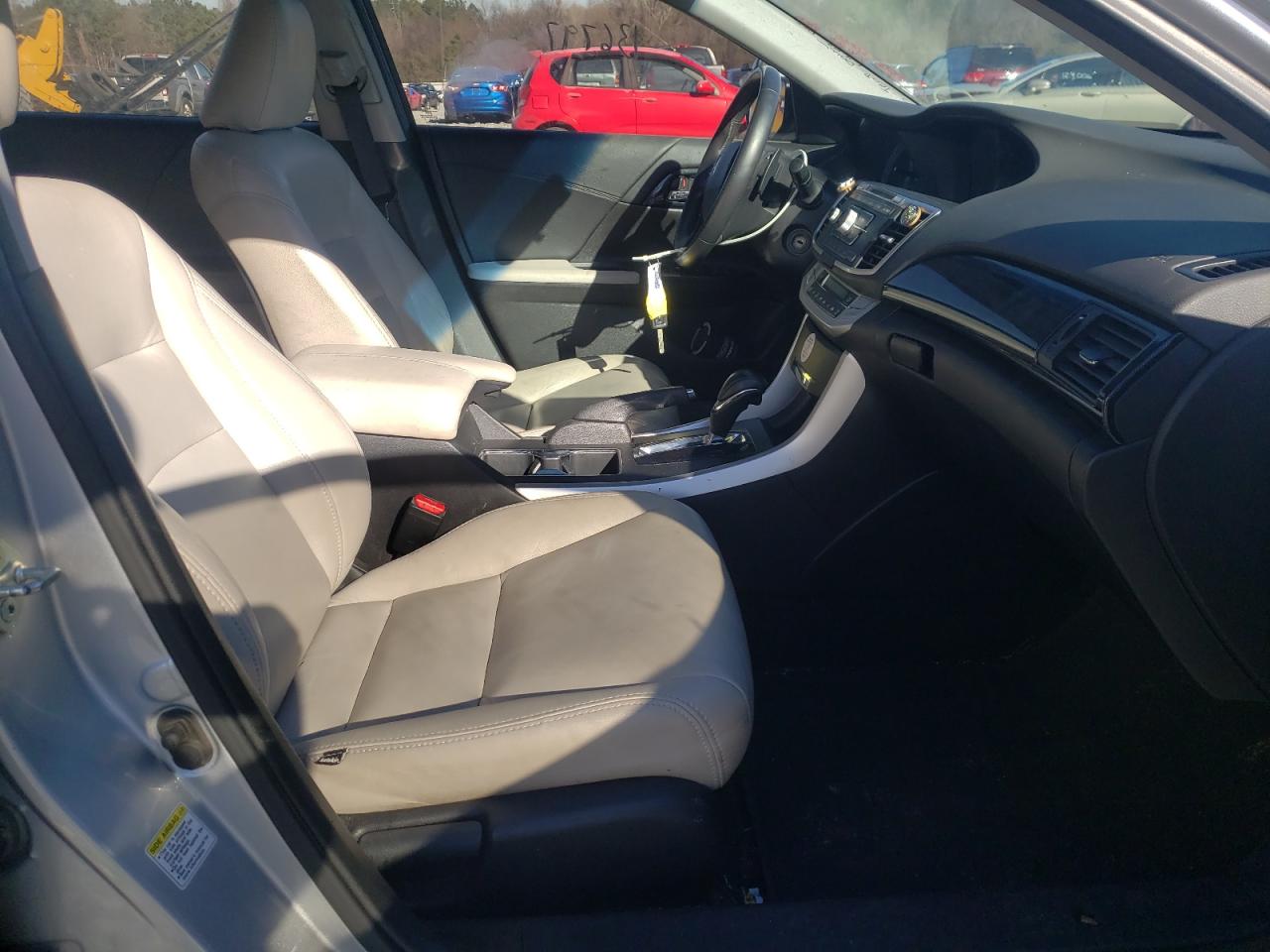 Photo 5 from auction – 2013 HONDA ACCORD SPO with VIN 1HGCR2F56DA059749