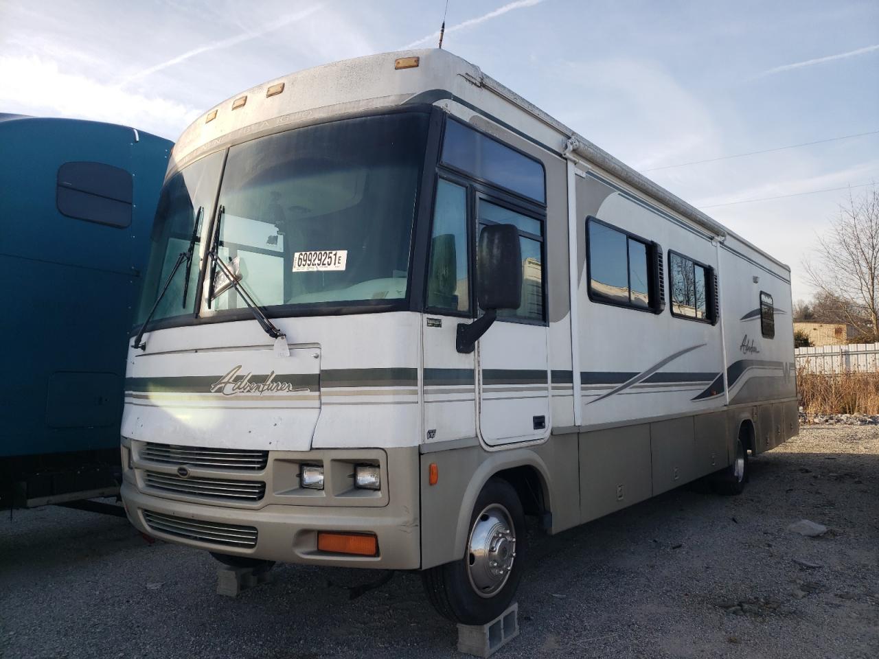 Photo 2 from auction – 2002 WINNEBAGO ADVENTURER with VIN 1FCNF53S520A03915