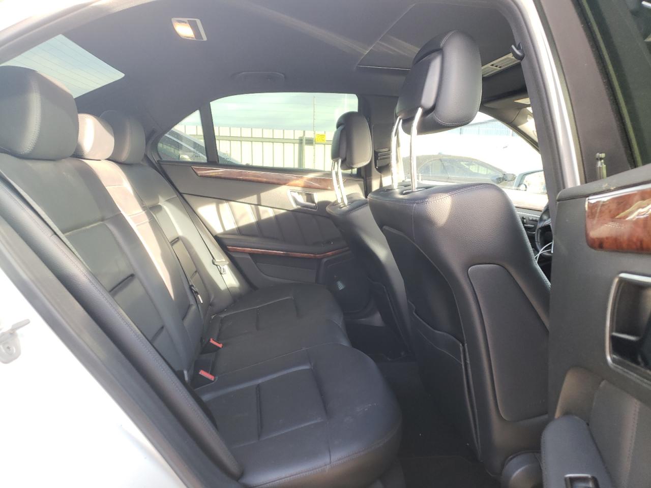 Photo 6 from auction – 2012 MERCEDES-BENZ E 350 with VIN WDDHF5KB1CA648920