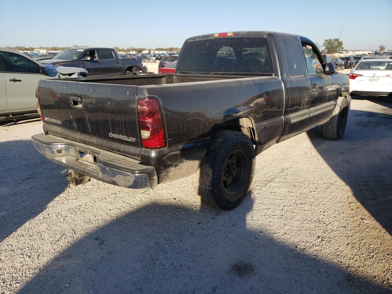 Photo 4 from auction – 2004 CHEVROLET SILVERADO with VIN 2GCEC19T941320380