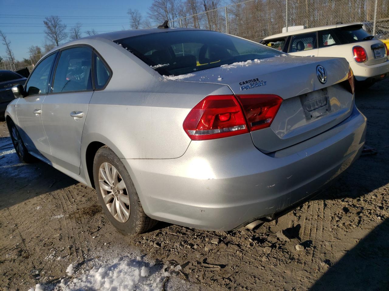 Photo 3 from auction – 2015 VOLKSWAGEN PASSAT S with VIN 1VWAT7A39FC014948