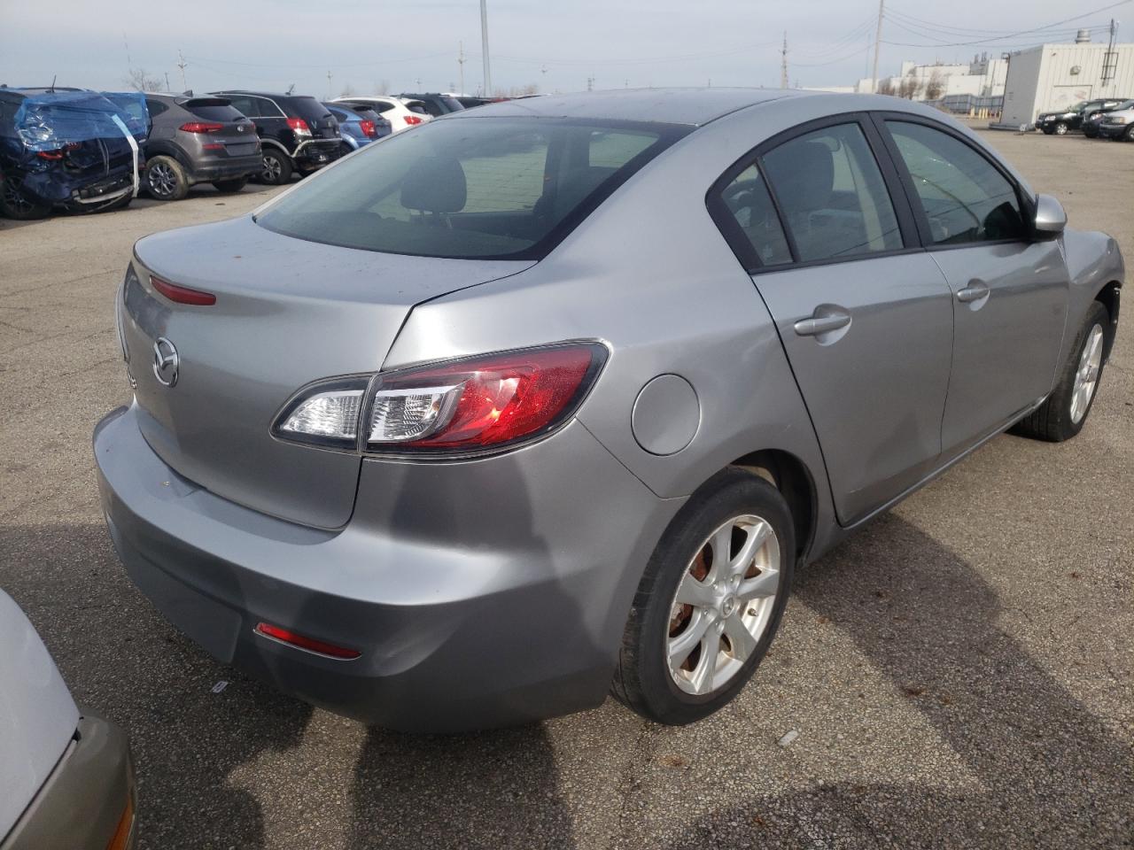 Photo 4 from auction – 2013 MAZDA 3 I with VIN JM1BL1TG1D1818822