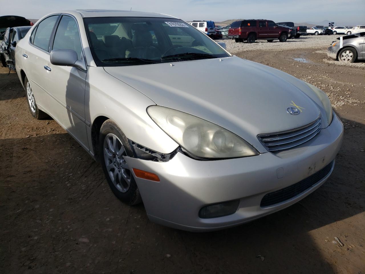 LEXUS ES 300 2002 with VIN JTHBF30G620065538 - Photo from auction