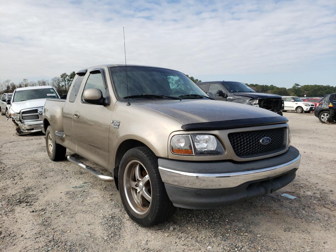 FORD F150 2002 with VIN 1FTRX07W12KB81940 - Photo from auction