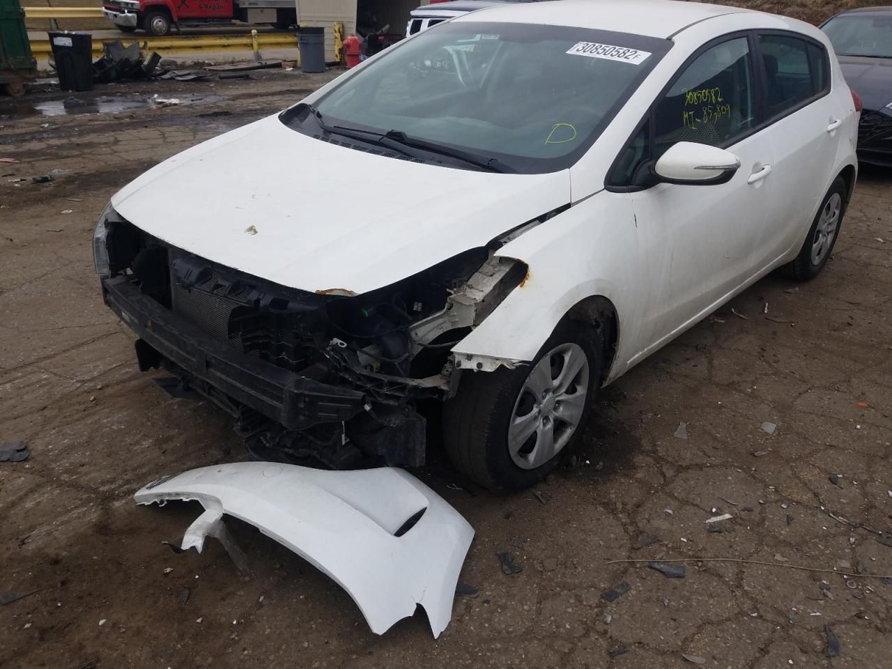 Photo 2 from auction – 2017 KIA FORTE LX with VIN KNAFK5A89H5675377