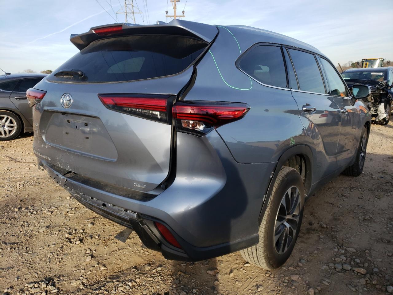 Photo 4 from auction – 2021 TOYOTA HIGHLANDER with VIN 5TDGZRAH6MS039188