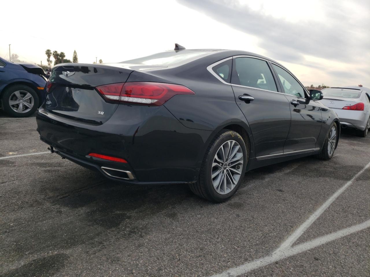 Photo 4 from auction – 2017 GENESIS G80 BASE with VIN KMHGN4JE0HU178007