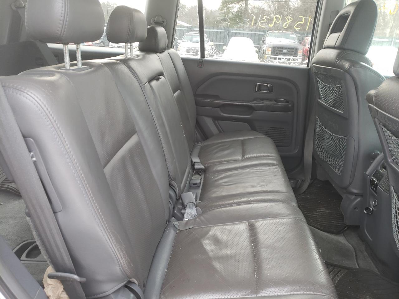 Photo 6 from auction – 2005 HONDA PILOT EXL with VIN 5FNYF18625B056093