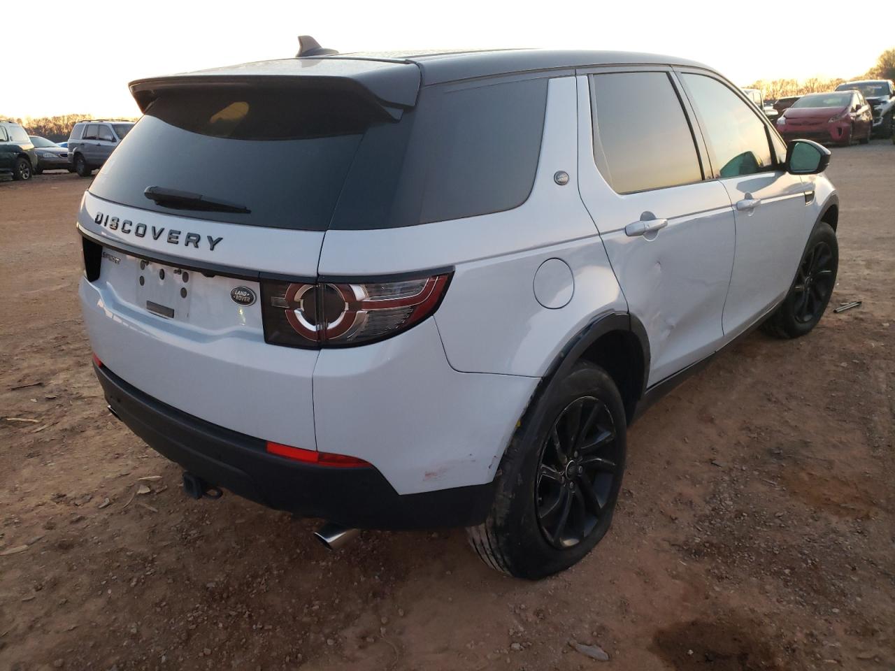 Photo 4 from auction – 2016 LAND ROVER DISCOVERY with VIN SALCP2BG9GH592386