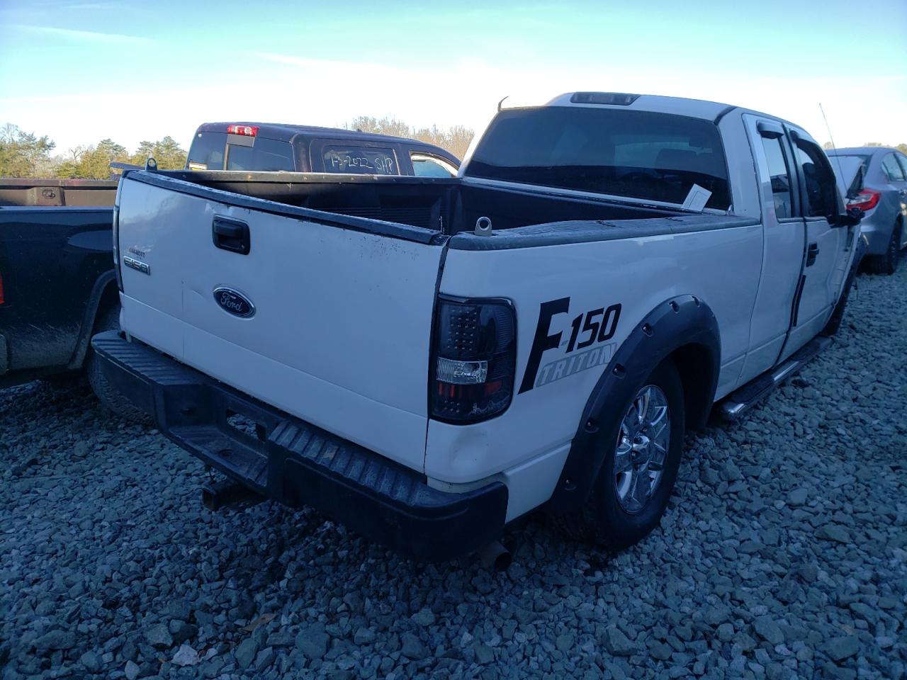 Photo 4 from auction – 2005 FORD F150 with VIN 1FTRX12W05NA06675