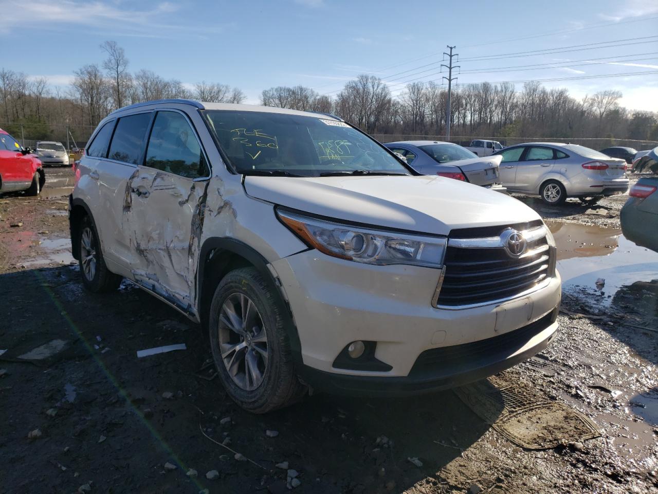 TOYOTA HIGHLANDER 2015 with VIN 5TDJKRFH0FS205260 - Photo from auction