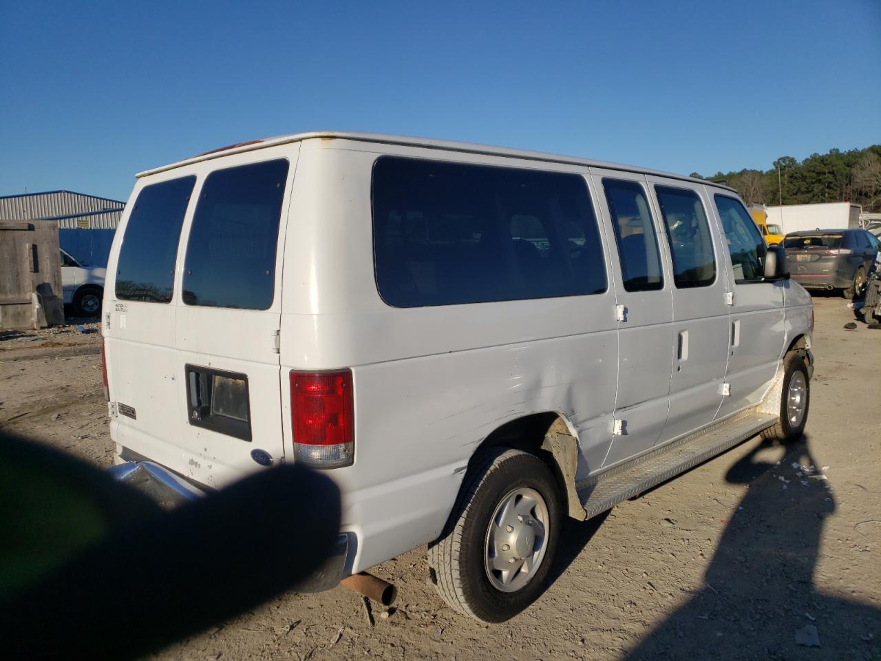Photo 4 from auction – 2005 FORD ECONOLINE with VIN 1FBNE31L15HA98910